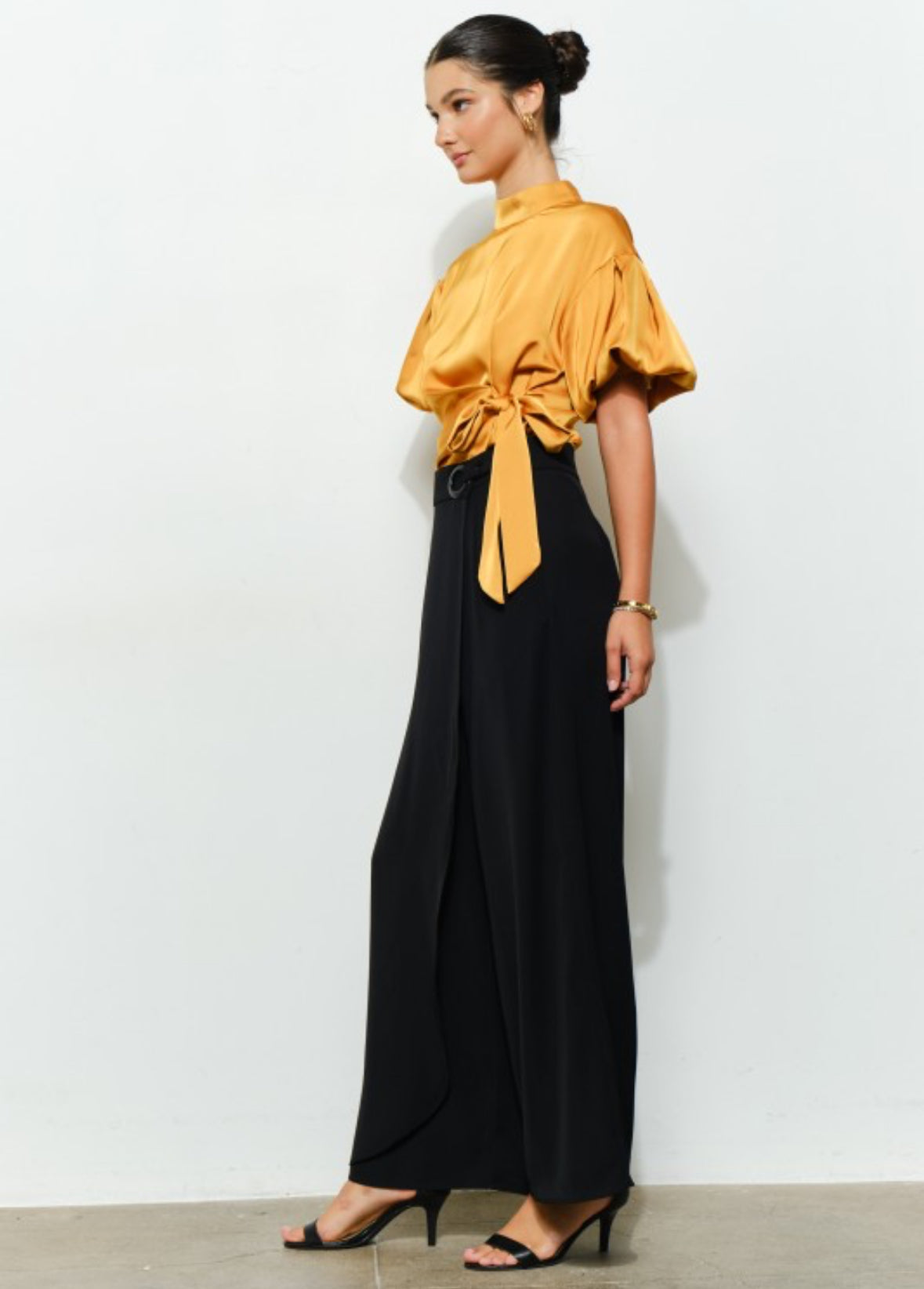 Blusa Satinada Mustard