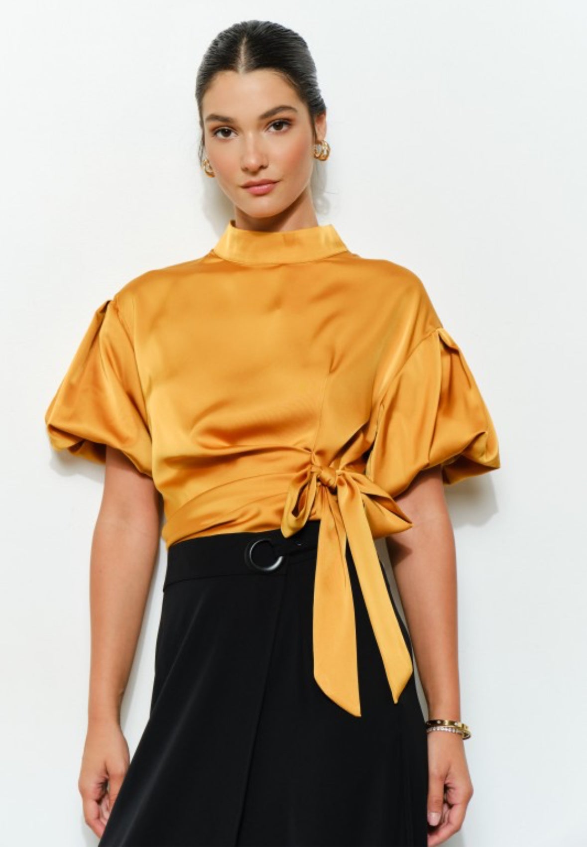 Blusa Satinada Mustard